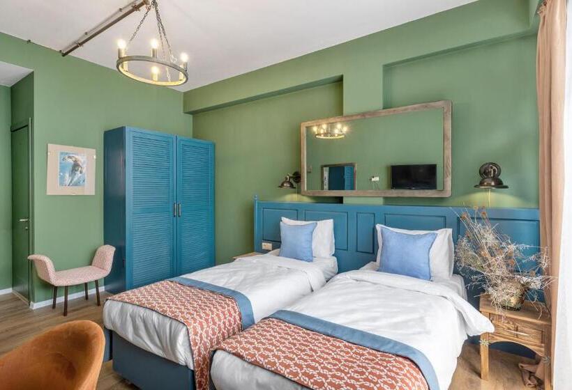 هتل Raimond Palace