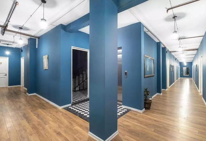 هتل Raimond Palace