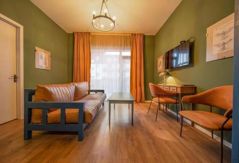 هتل Raimond Palace