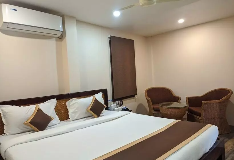 Hotelli Relax   Nagaon