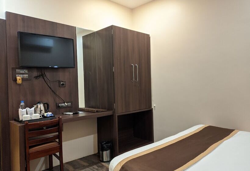 Hotel Relax   Nagaon