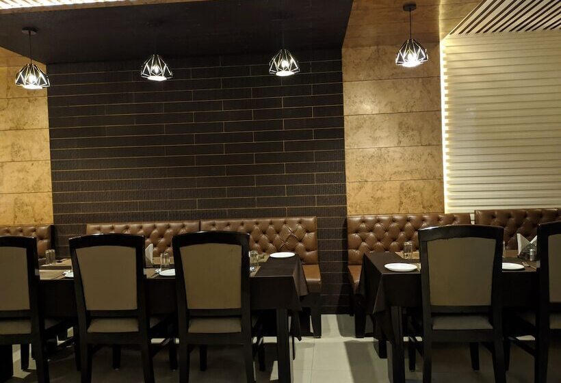 Hotel Relax   Nagaon