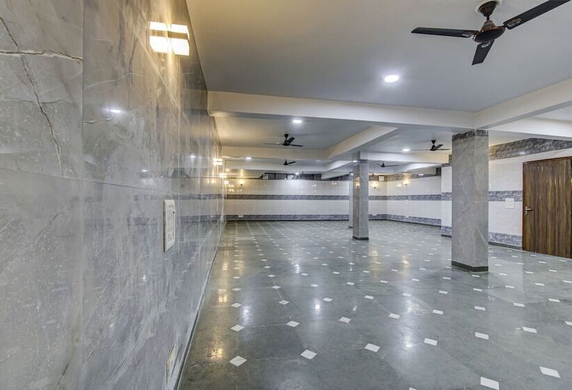 Отель Treebo Sai Village, Manesar