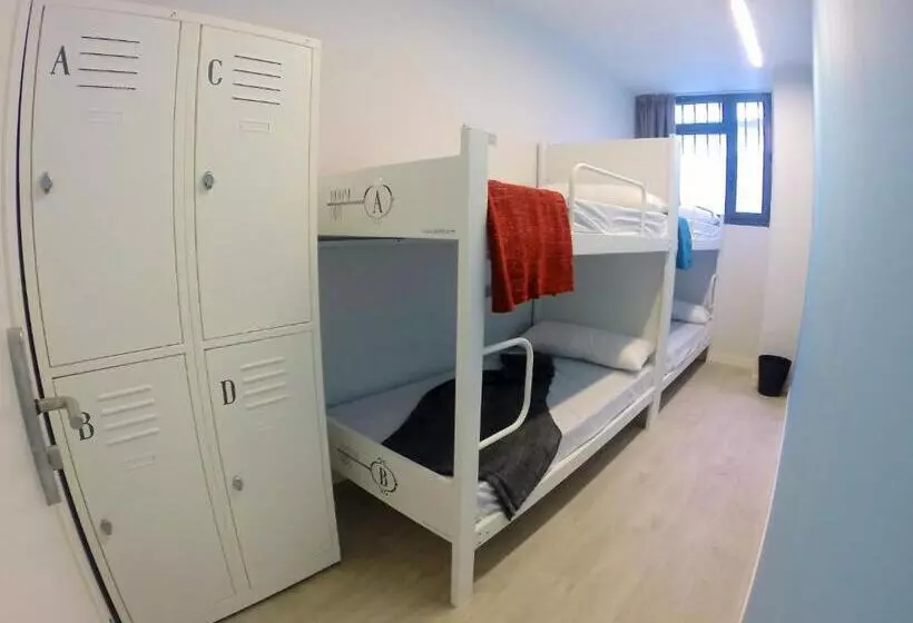 هاستل Room018bcn