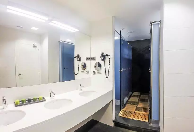 هاستل Room018bcn
