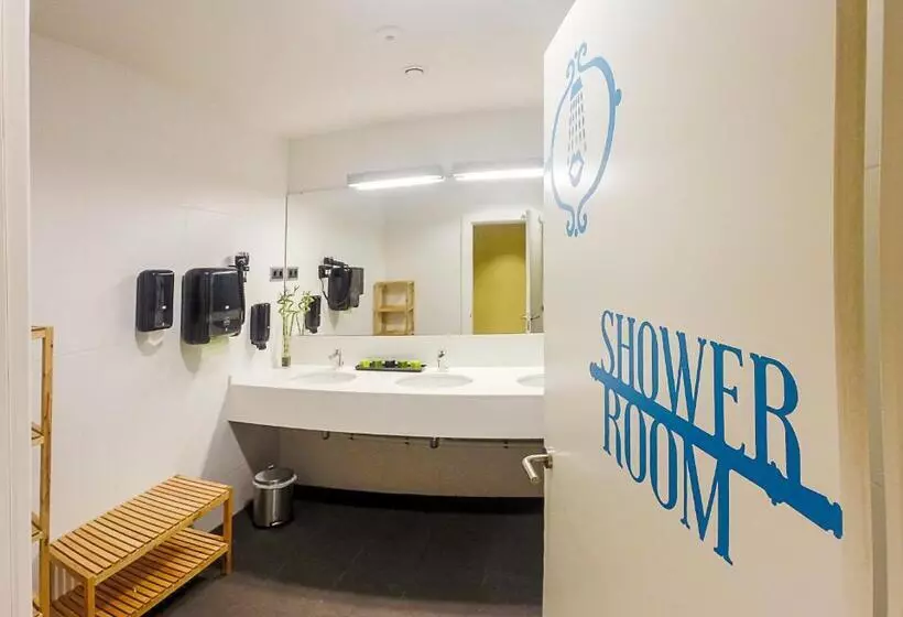 هاستل Room018bcn