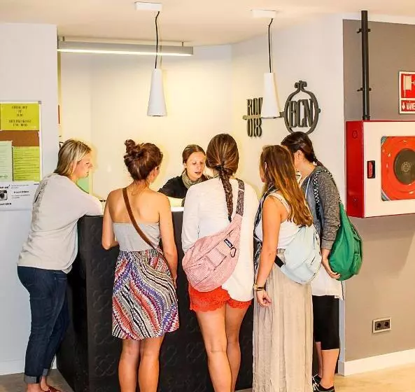 هاستل Room018bcn