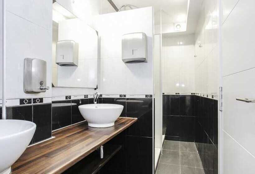 Barcelona & You Hostel Sagrada Familia