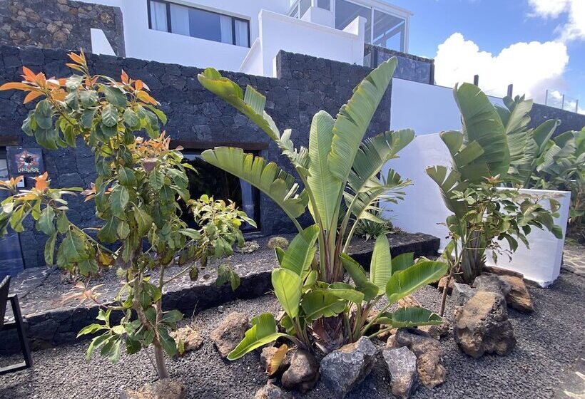 تختخواب و صبحانه Finca Marisa