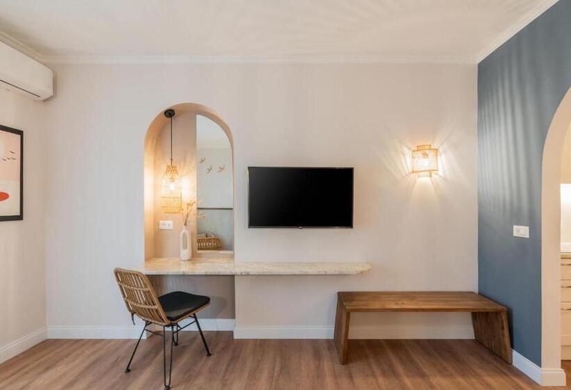 Blue Paradise Studios