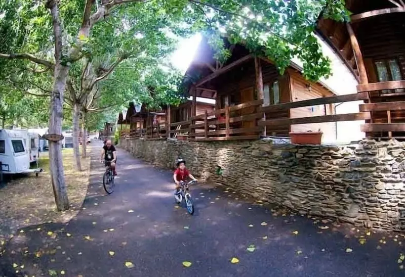 Camping Bungalows La Borda Del Pubill