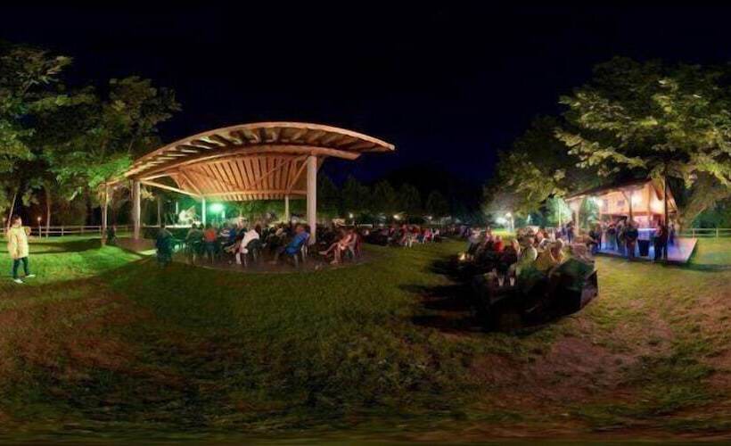 Camping Bungalows La Borda Del Pubill