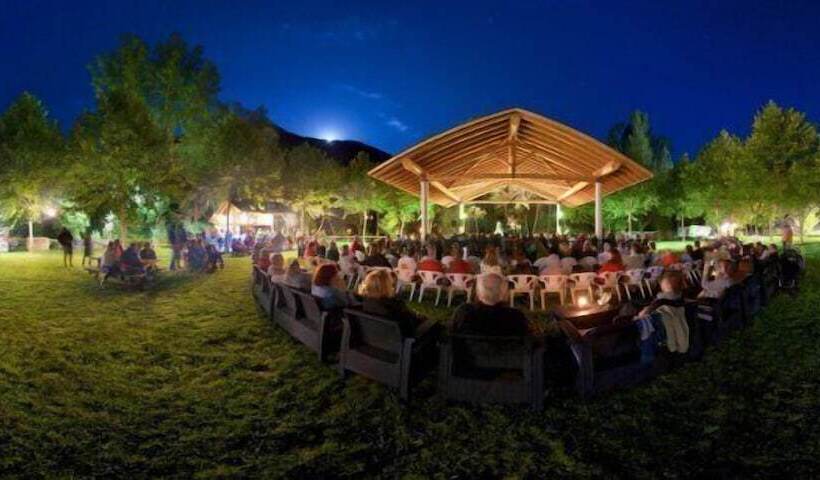 Camping Bungalows La Borda Del Pubill