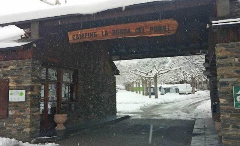 Camping Bungalows La Borda Del Pubill