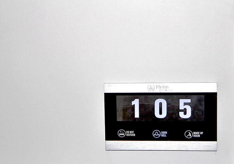 Fly Inn Hotel Lounge