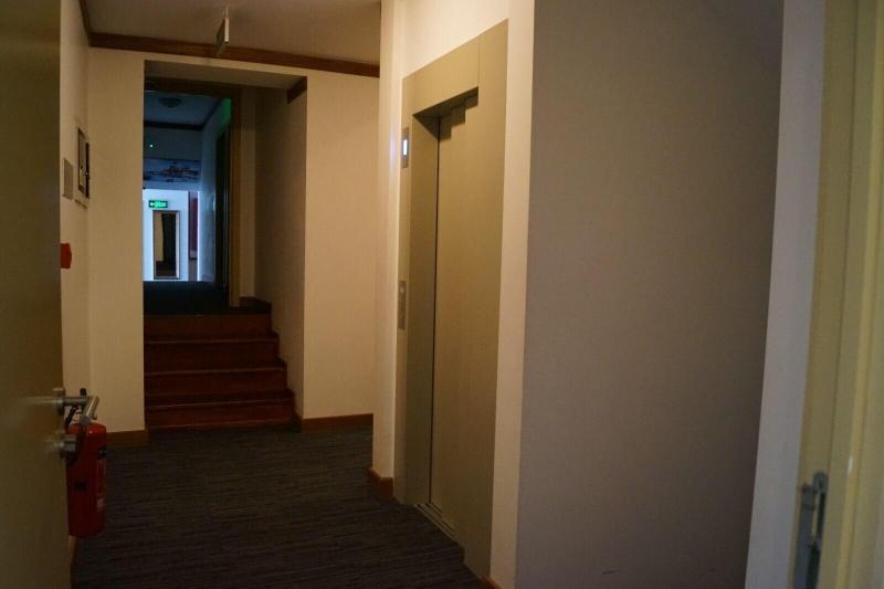 Fly Inn Hotel Lounge