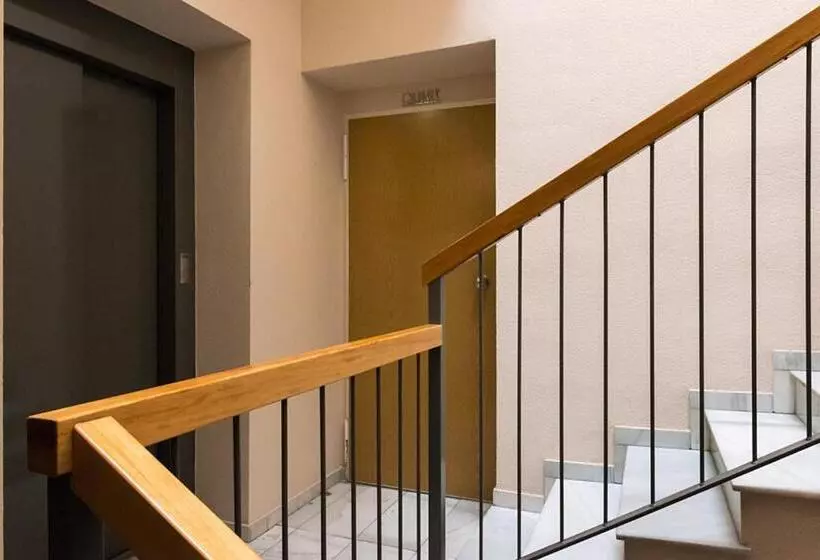 Four Petals Barcelona Boutique Apartments