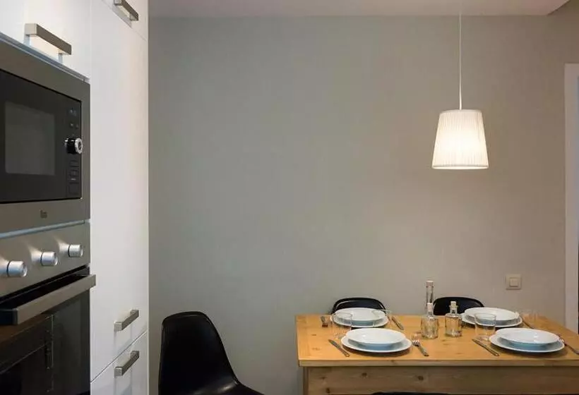 Four Petals Barcelona Boutique Apartments