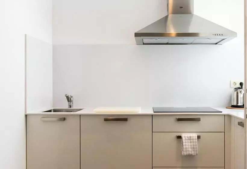 Four Petals Barcelona Boutique Apartments