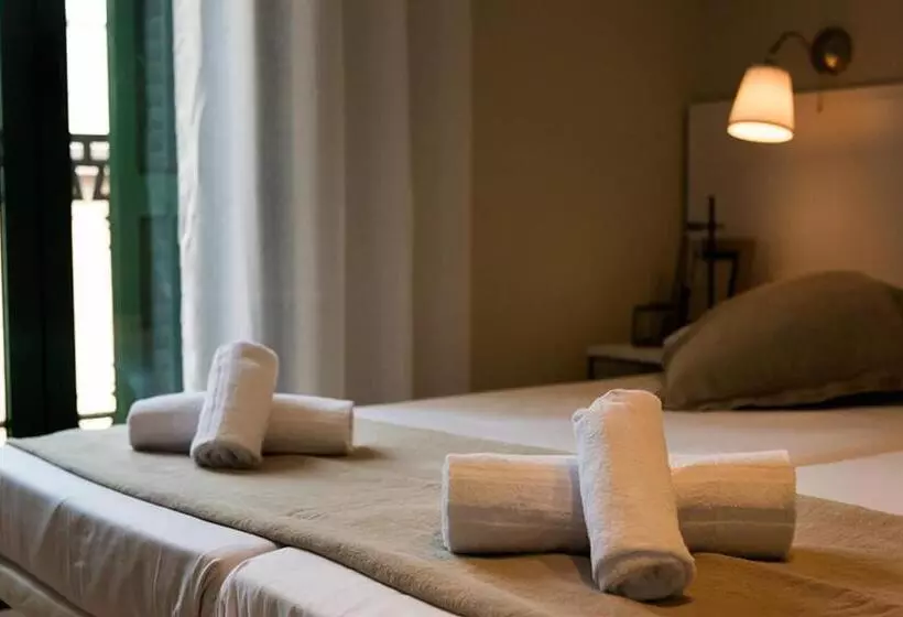 Four Petals Barcelona Boutique Apartments