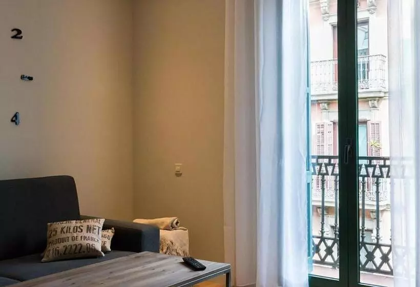 Four Petals Barcelona Boutique Apartments