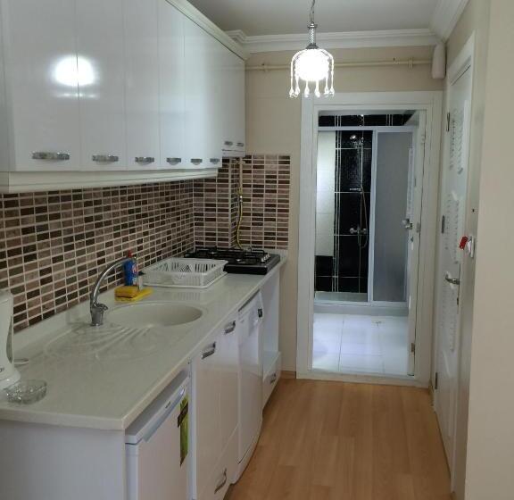 Отель Black Bird Suite