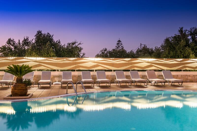 ホテル Diamond Village & Suites