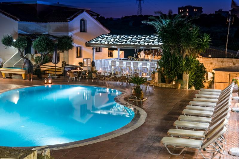 ホテル Diamond Village & Suites