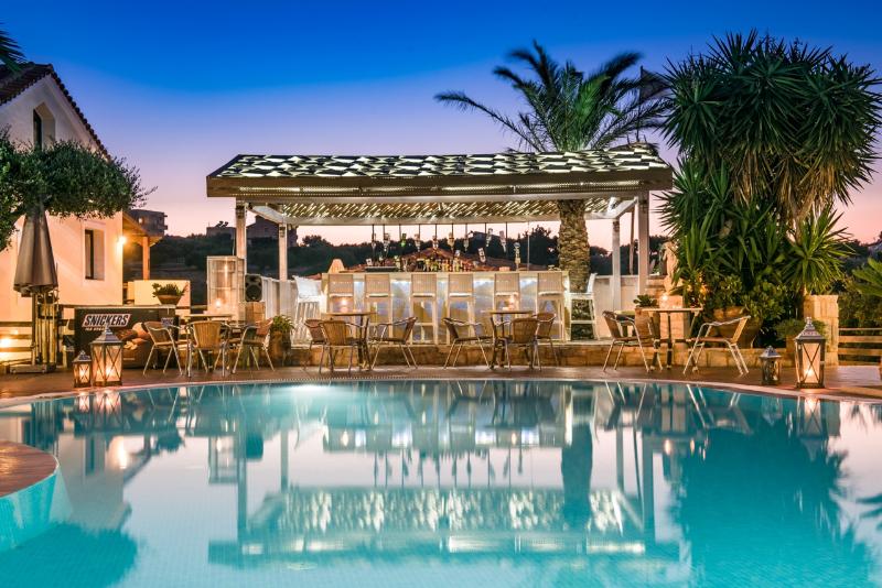 ホテル Diamond Village & Suites