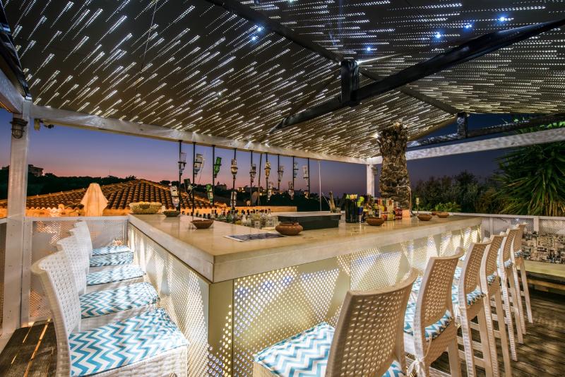 ホテル Diamond Village & Suites