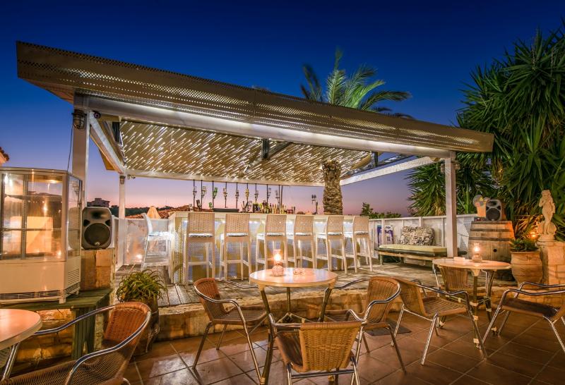 ホテル Diamond Village & Suites