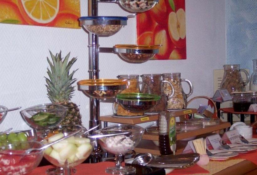 בית מלון כפרי Garni Zur Bergstrasse