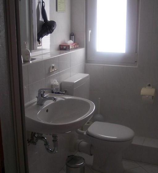 בית מלון כפרי Garni Zur Bergstrasse