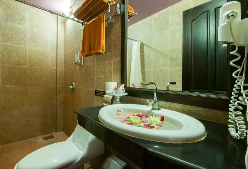 هتل Golden Butterfly Villa