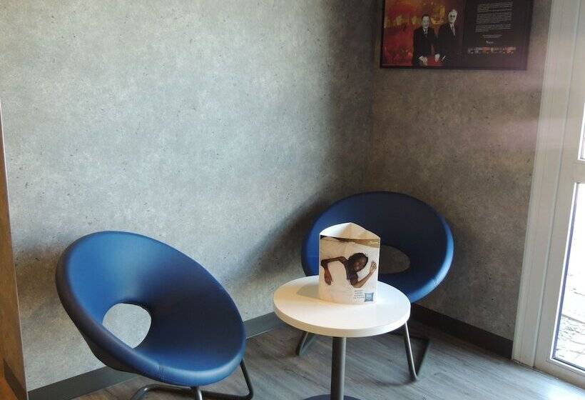 Отель Ibis Budget Nantes Sainte Luce