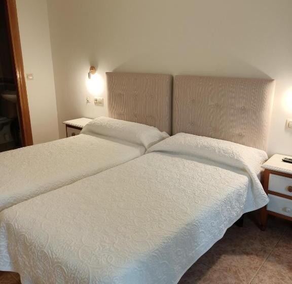 בית מלון כפרי Pensión Argüelles