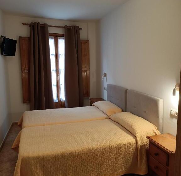 בית מלון כפרי Pensión Argüelles