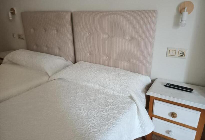 בית מלון כפרי Pensión Argüelles