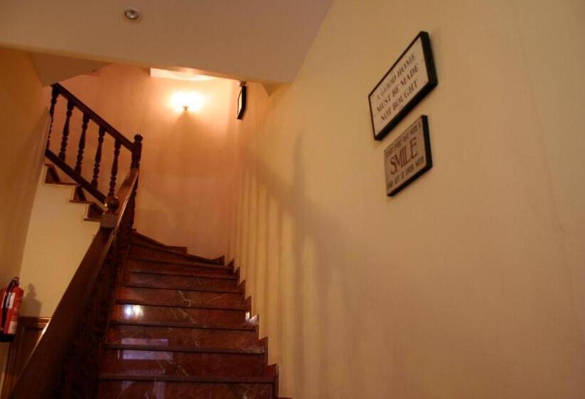 בית מלון כפרי Pensión Argüelles