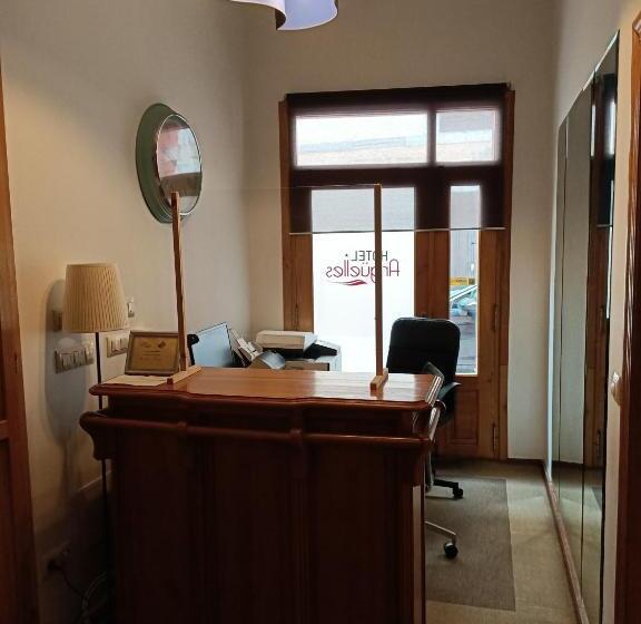 בית מלון כפרי Pensión Argüelles