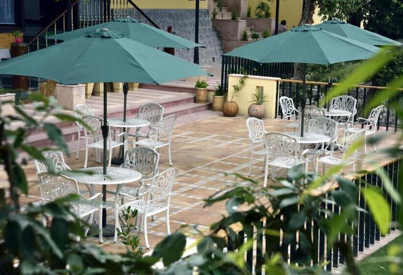 هتل The Fern Hillside Resort Bhimtal