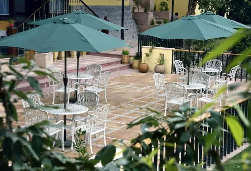 ホテル The Fern Hillside Resort Bhimtal