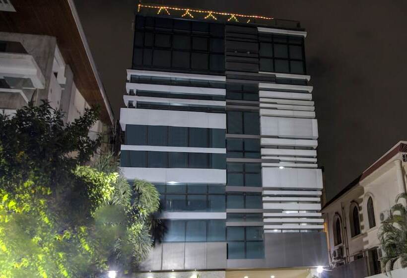 Szálloda Treebo Srico