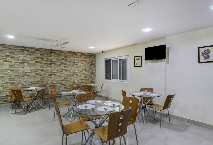 Szálloda Treebo Srico