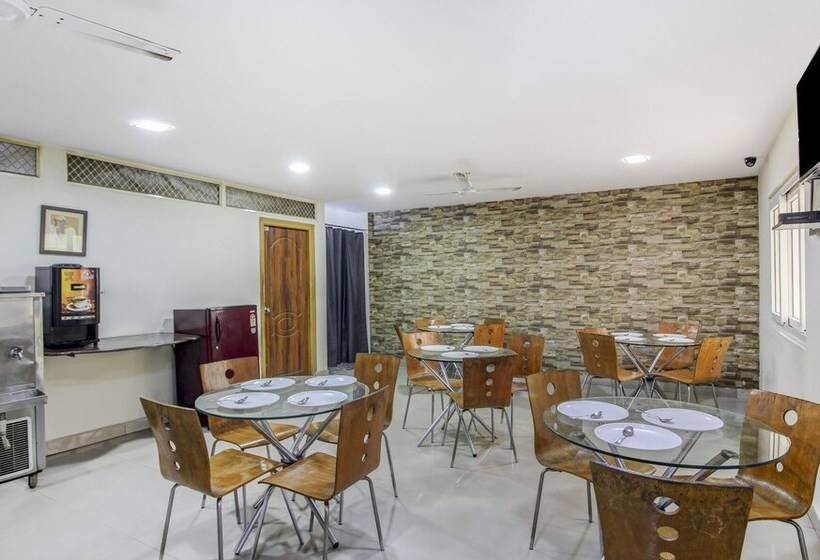 Szálloda Treebo Srico