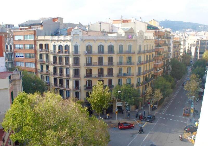 Hotelli Well And Come Barcelona