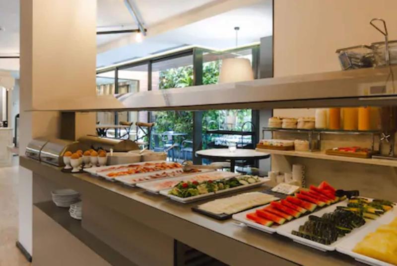 Hotelli Well And Come Barcelona