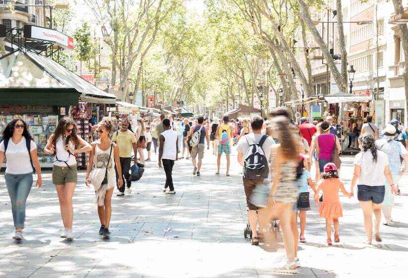 Sant Jordi Hostels Rock Palace