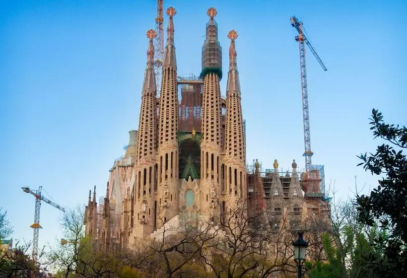 Sant Jordi Hostels Rock Palace