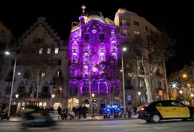 Sant Jordi Hostels Rock Palace